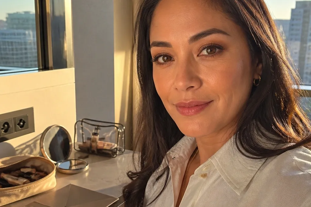 Packing List for Wedding Makeup for Brown Eyes - Simple Guide